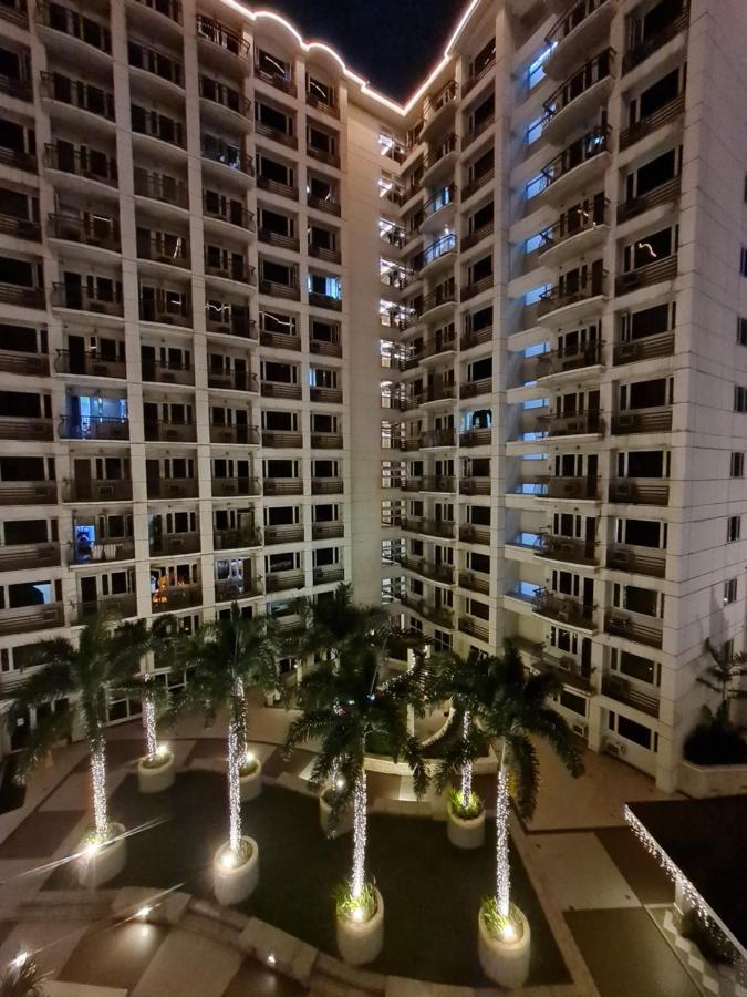 Solemare Parksuites Condominium - Condo R Us Manila Esterno foto